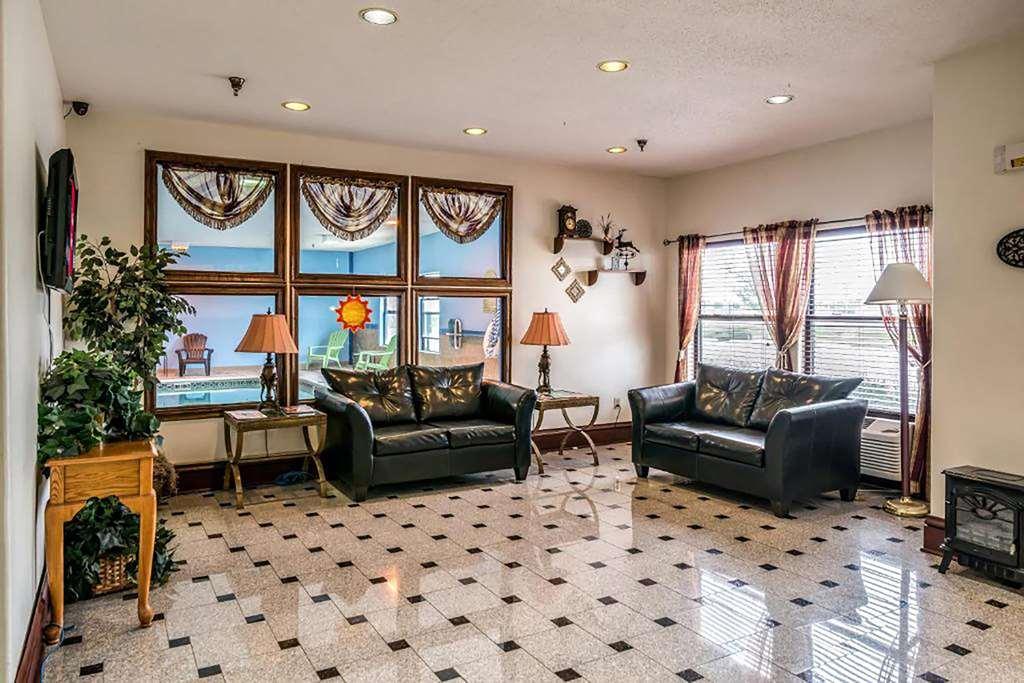 Days Inn By Wyndham Kentland Interior photo